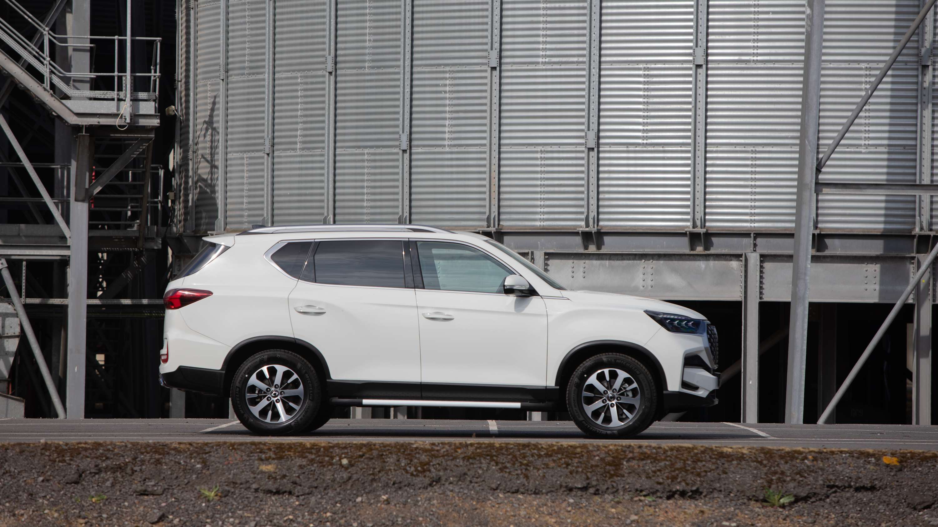 Kgm Rexton Cv Design Hero